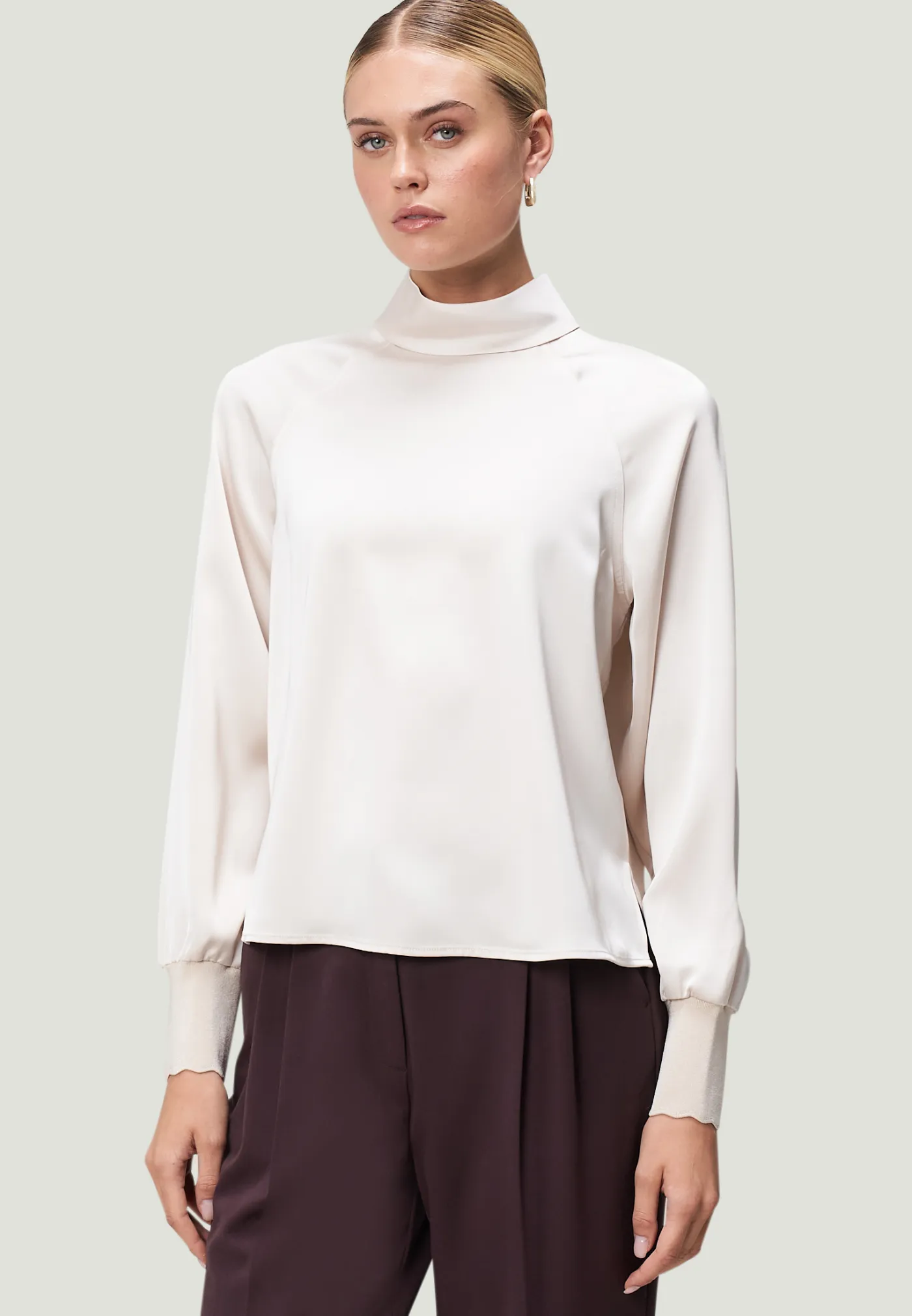 Satinbluse mit Stehkragen