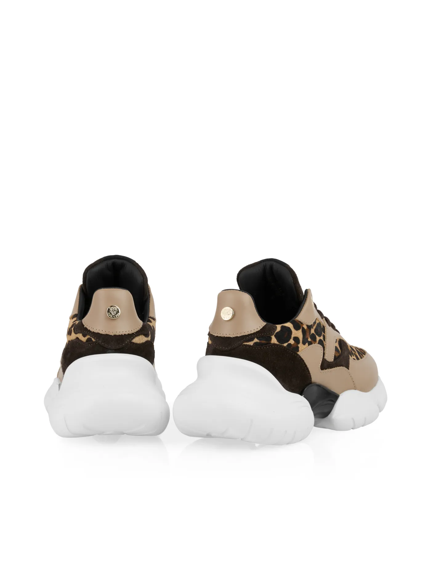Ledersneaker mit Leo-Highlights