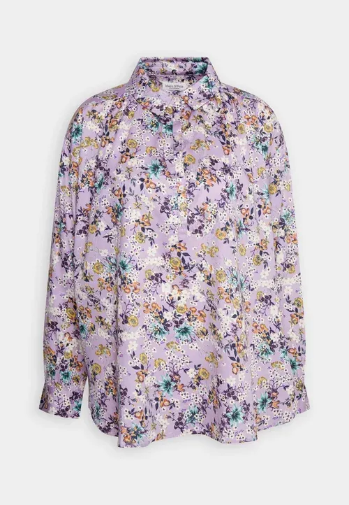 Blouse, feminine sleeve, kent colla