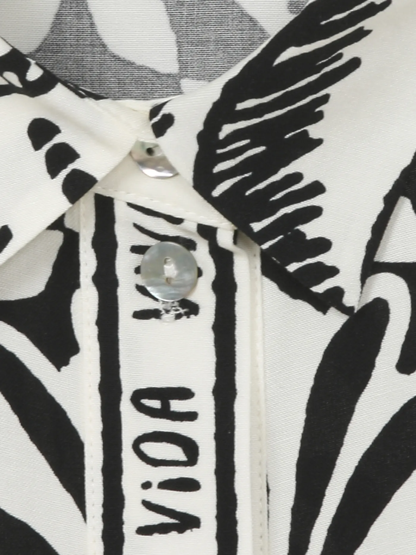Bluse Hemdkragen ohne Arm  Druck
