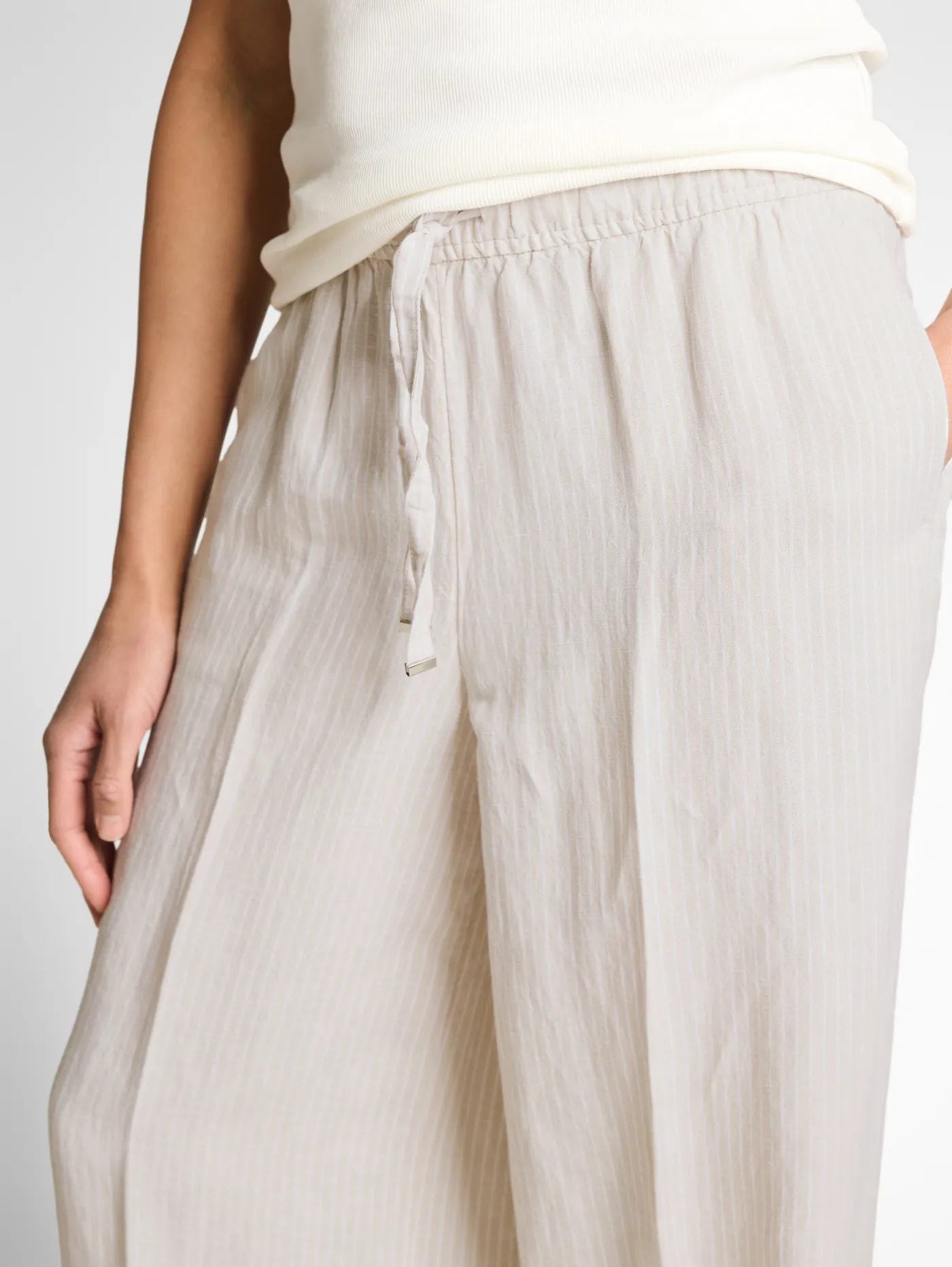 Loose Fit Hose mit Leinenanteil