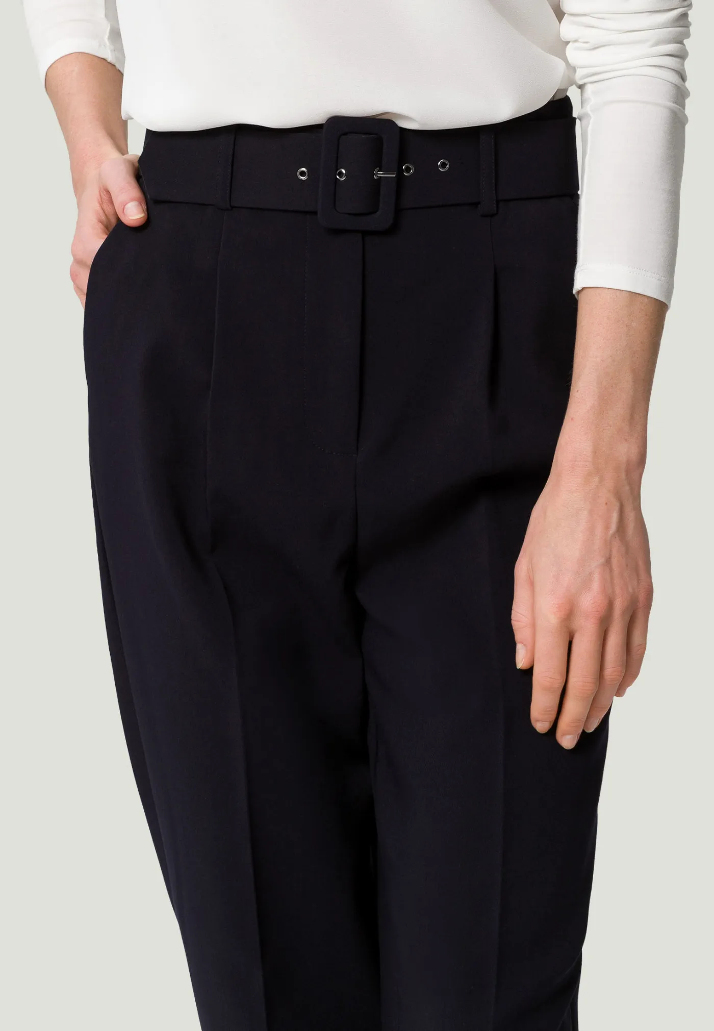 Bundfaltenhose mit Gürtel 28 Inch