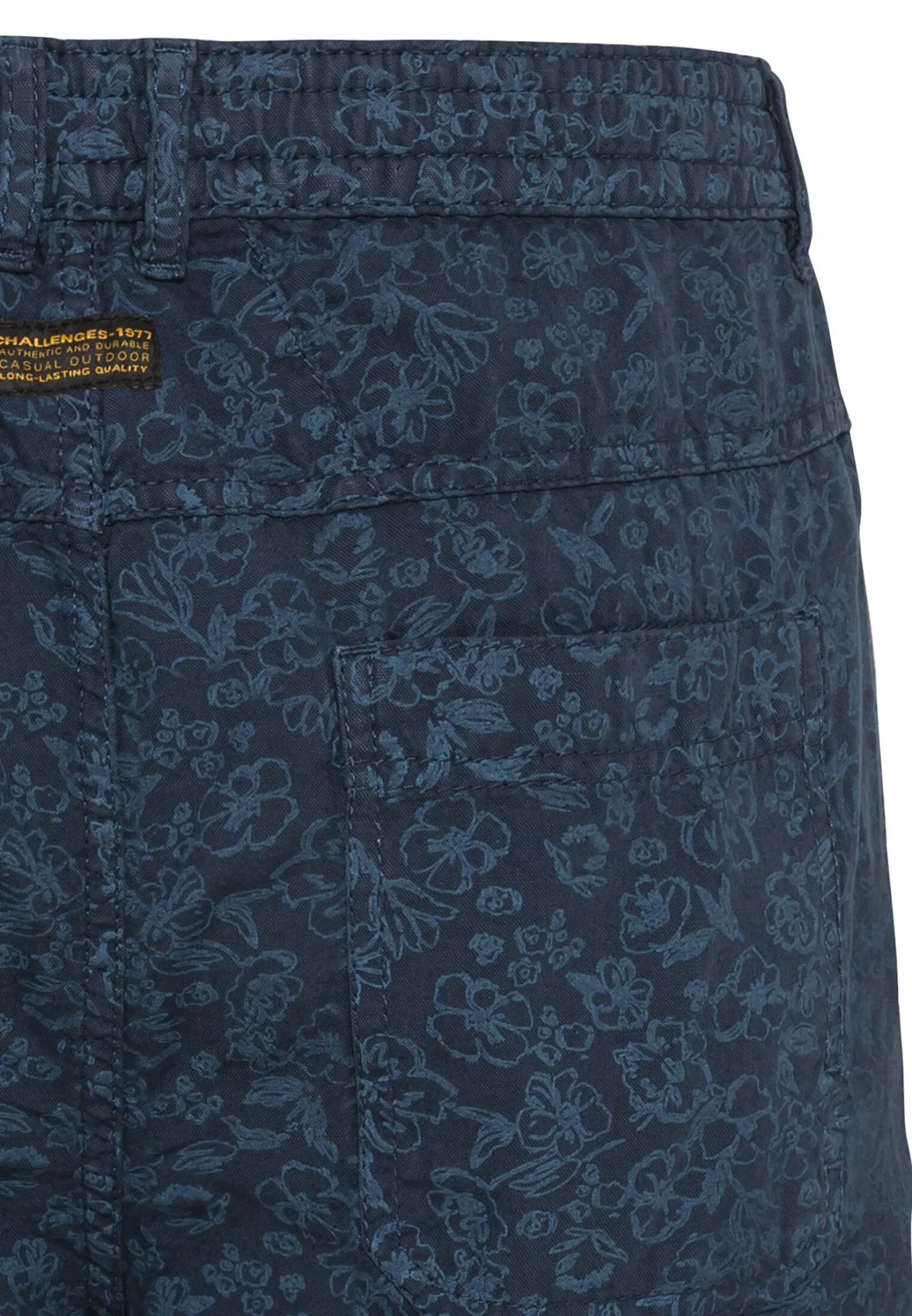 Chino Shorts mit Allover Print